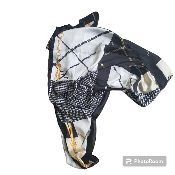 Silk like scarf, NOT DIOR, polyester. - Picture 4 of 8